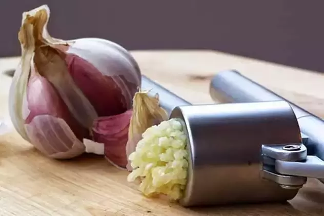 Garlic to prepare enhancing infusions